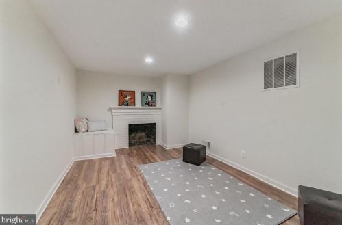 9914 Capitol View Ave, Silver Spring MD 20910-1033 exterior