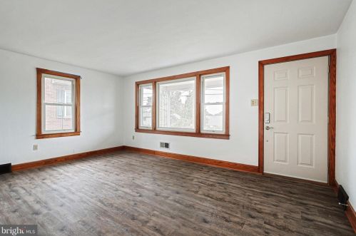 130 Baugher Dr, Hanover PA 17331-4003 exterior