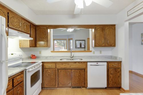 5498 Daisy Ct, Saint Paul MN  55110-2218 exterior