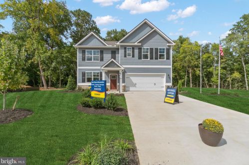 18048 Jackson Dr, Bowling Green, VA 22427-9330