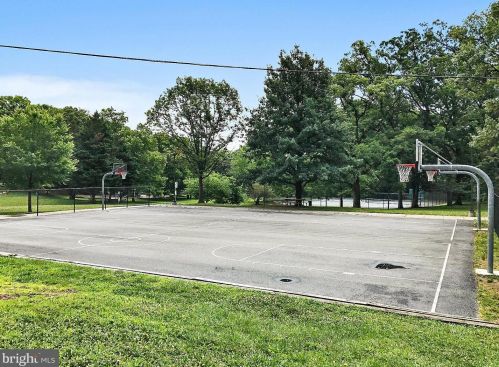 8401 Cedar St, Silver Spring MD 20910-4324 exterior