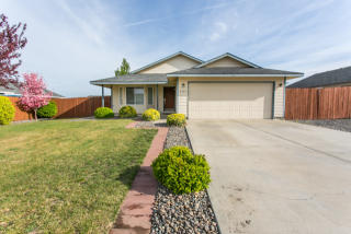 8707 Packard Dr, Pasco, WA 99301-6648