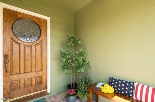 2347 Caracas St, Glendale, CA 91214-3004