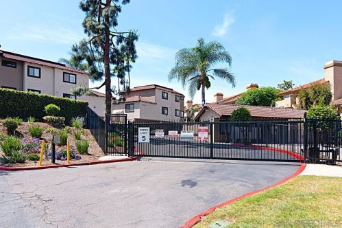 955 Postal Way, Vista CA 92083-6960 exterior