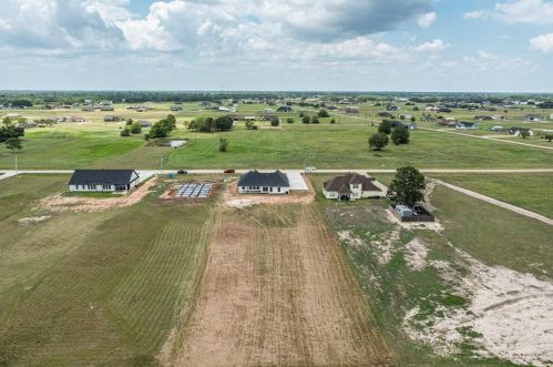 1319 Palomino Trl, Angleton TX 77515-9682 exterior