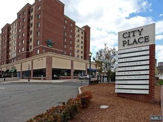 1211 City Pl, Edgewater, NJ 07020-3143