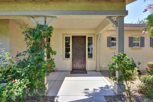 10214 Atlantis Dr, Elk Grove, CA 95624-9684