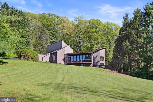 1836 Crows Nest Ln, York, PA 17403-4409