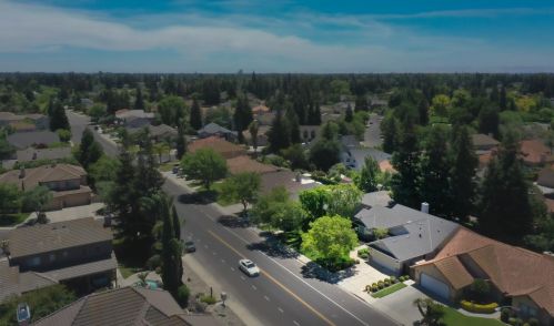 2181 Daubenberger Rd, Turlock CA 95380-9114 exterior