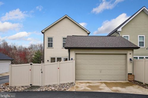 8810 Gunston St, Fulton MD  20759-2308 exterior