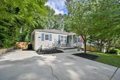 1095 Janes Ln, Atlanta, GA 30324-4638