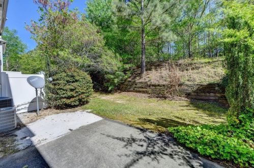 357 Creek Manor Way, Suwanee GA  30024-6565 exterior