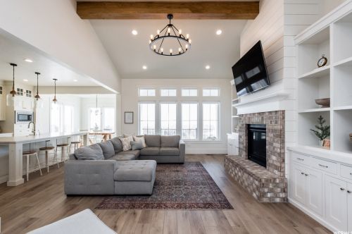 379 Sarah St, Providence UT 84332-9637 exterior