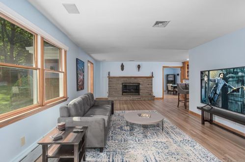 15 Sunset Hill Rd, Wilton CT  06897-4925 exterior