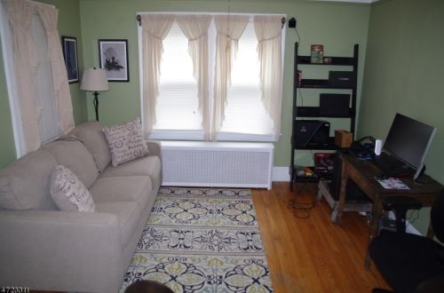 176 Main St, Fredon, NJ 07860-1916