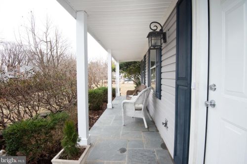 2120 Thomas View Rd, Herndon, VA 20191-4803