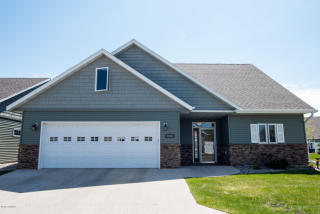4326 Redwood Ln, Fargo, ND 58104-7584