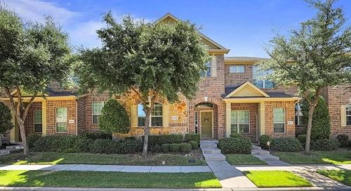 8608 Iron Horse Dr, Irving TX  75063-3922 exterior