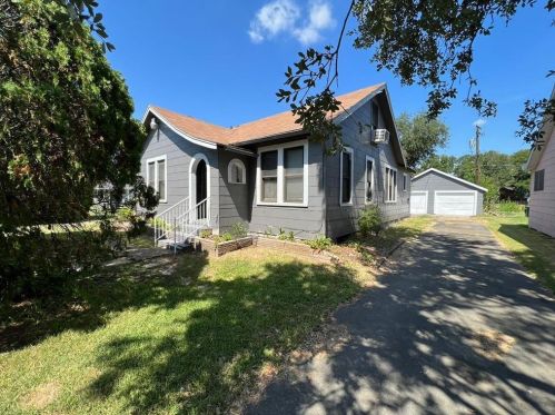 5121 Procter St, Port Arthur TX  77642-1132 exterior