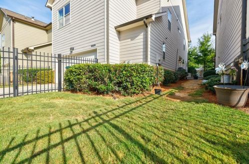 1716 Whitfield Parc Cir, Smyrna GA 30080-2205 exterior