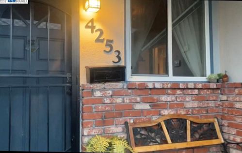 4253 David St, Hayward, CA 94546-4743