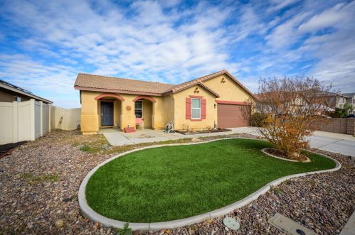 308 Yosemite Ave, Perris, CA 92570-8674