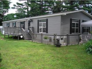 34 Sparrow St, Keene, NH 03431-1695