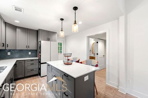 1666 Connally Dr, Atlanta GA  30344-1166 exterior