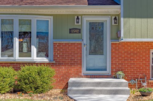 1542 Reynolds Dr, Palatine, IL 60074-4178