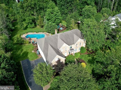 17 Bailey Dr, Princeton, NJ 08540-7956