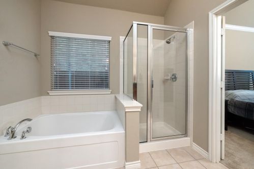 3704 Redwood Creek Ln, Fort Worth TX  76137-7063 exterior