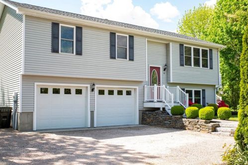 29 East Ave, Westerly, RI 02891-3107