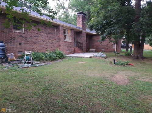 1369 White Oak St, Conyers GA  30013-1641 exterior