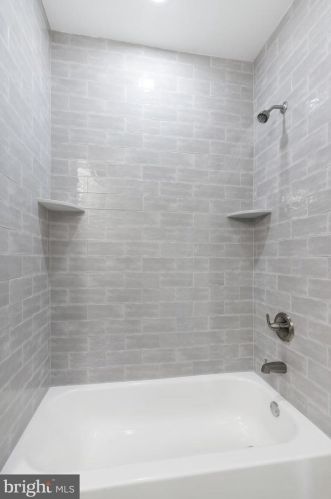 1937 4 St, Philadelphia PA 19140-2417 exterior