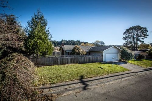 2612 Maple Ln, Arcata, CA 95521-5120