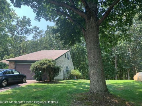 62 Buckingham Dr, Jackson Twp, NJ 08527-2639