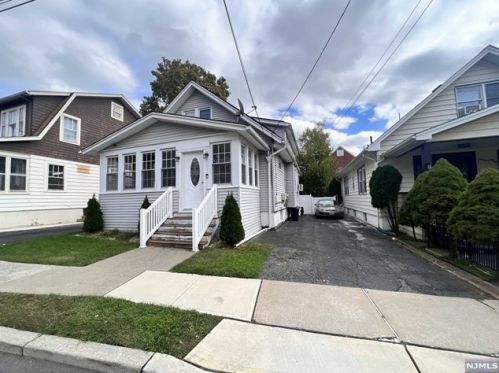 178 12th St, Paterson, NJ 07508-1904