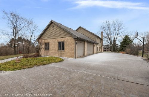 901 Walter Dr, Mokena, IL 60451-3007