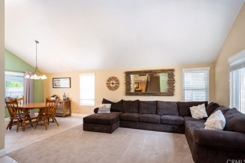 11421 Rancho Del Oro Dr, Riverside CA  92505-3582 exterior