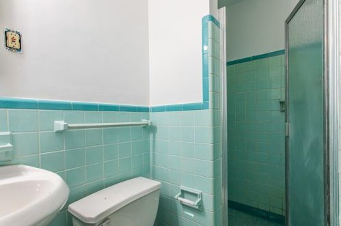 1879 Audubon Dr, Atlanta GA  30329-2706 exterior