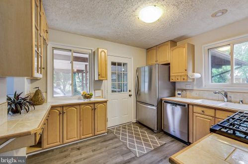 3200 Kayson St, Silver Spring MD 20906-3942 exterior