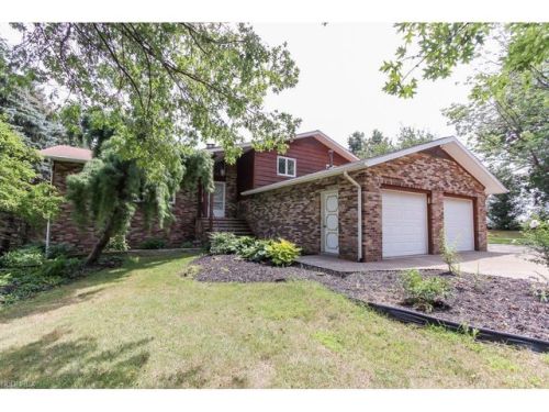 10469 Highland Dr, Cleveland OH  44141-3332 exterior