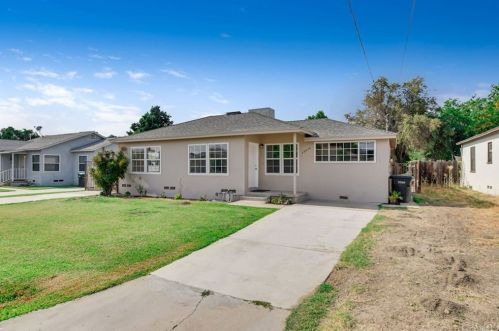 25870 Lomas Verdes St, Redlands, CA 92373-8404