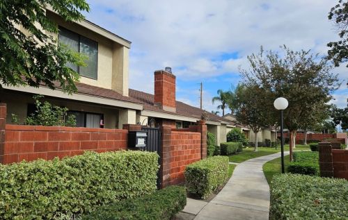 823 Orangewood Ave, Anaheim, CA 92802-4406