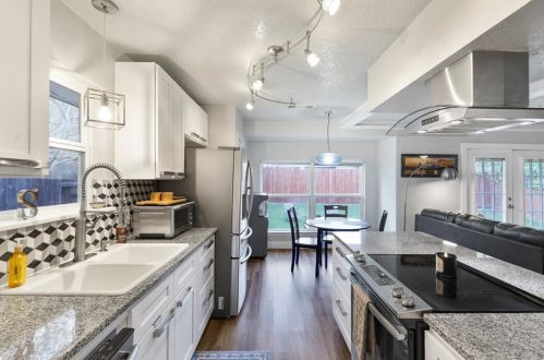 2517 Briarcliff Dr, Irving TX  75062-3213 exterior