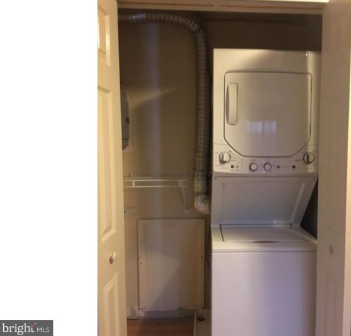 2441 Fairmount Ave, Philadelphia PA  19130-2517 exterior