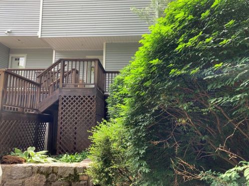 76 Wilton Crst, Wilton, CT 06897-4054