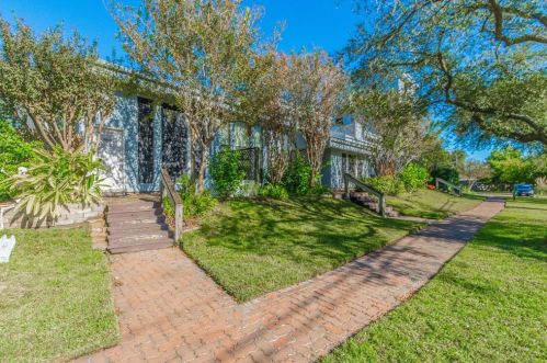3911 Sunrise Dr, Morgans Point TX  77571-2103 exterior