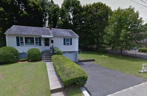196 Theresa St, Woonsocket, RI 02895-3918
