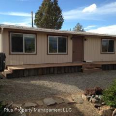 60505 Diamond T Rd, Bend OR  97701-1078 exterior